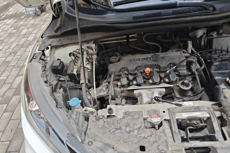 Used Honda Vezel 2017 1.8L CVT Front-Wheel Drive Pioneer Edition Engine Bay Right