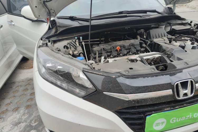 Used Honda Vezel 2017 1.8L CVT Front-Wheel Drive Pioneer Edition Engine Bay Right