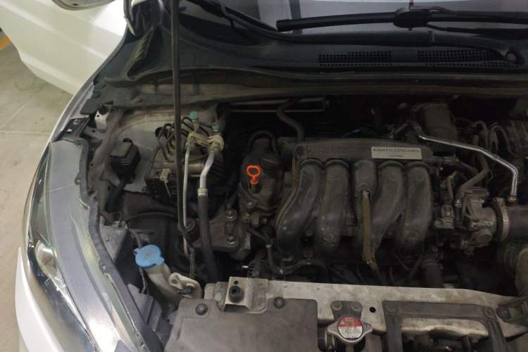 Used Honda Vezel 2017 1.5L CVT 2WD Comfort Model Engine Bay Right