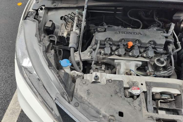 Used Honda Vezel 2017 1.8L CVT Front-Wheel Drive Pioneer Edition Engine Bay Right