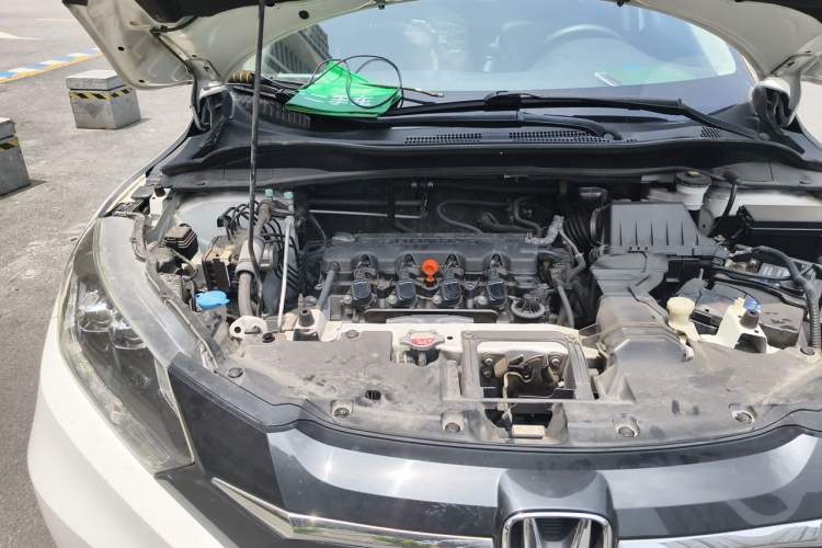 Used Honda Vezel 2017 1.8L CVT Front-Wheel Drive Pioneer Edition Engine Bay Right