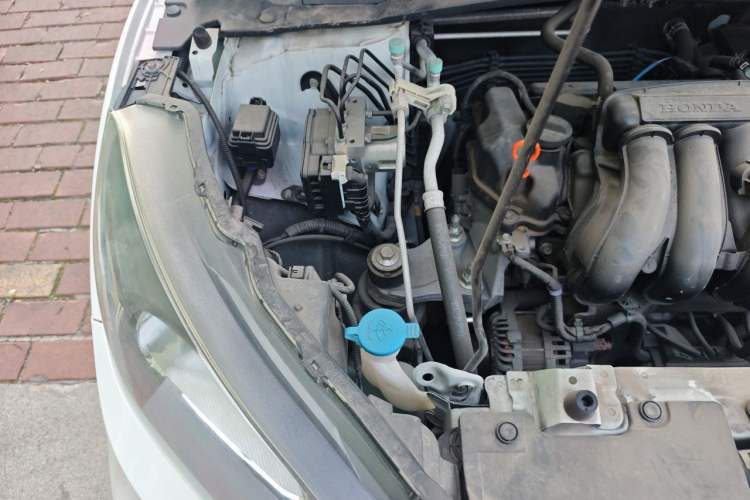 Used Honda Vezel 2017 1.5L CVT 2WD Comfort Model Engine Bay Right