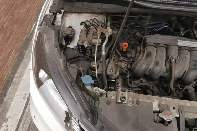 Used Honda Vezel 2017 1.5L CVT 2WD Comfort Model Engine Bay Right
