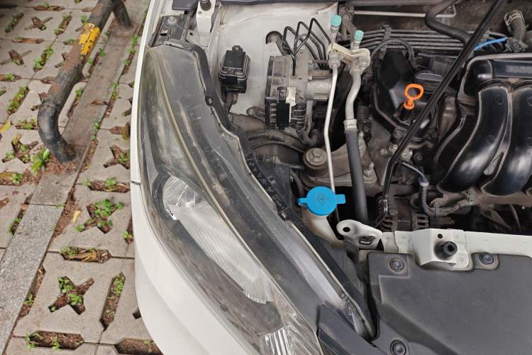 Used Honda Vezel 2017 1.5L CVT 2WD Comfort Model Engine Bay Right