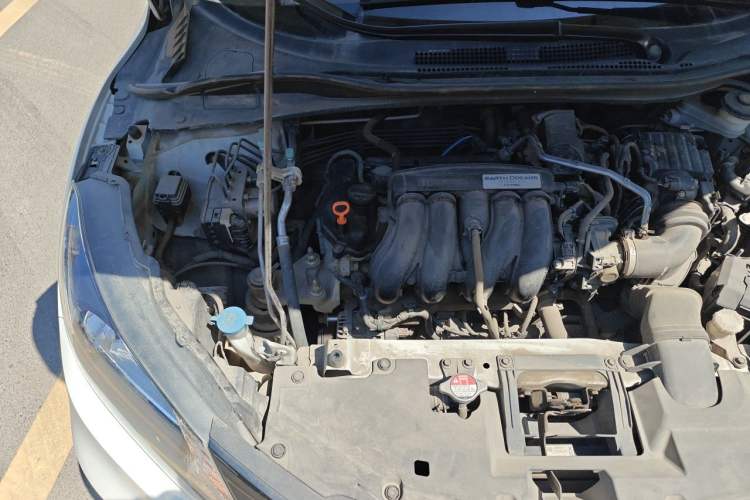 Used Honda Vezel 2017 1.5L CVT 2WD Comfort Model Engine Bay Right