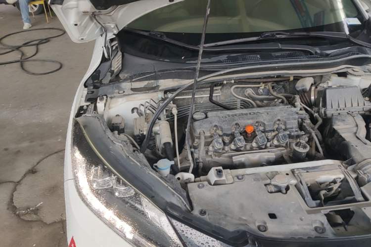 Used Honda Vezel 2017 1.8L CVT Front-Wheel Drive Pioneer Edition Engine Bay Right