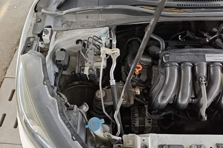Used Honda Vezel 2017 1.5L CVT 2WD Comfort Model Engine Bay Right