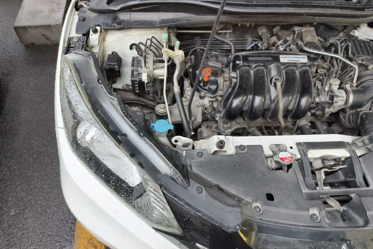 Used Honda Vezel 2017 1.5L CVT 2WD Comfort Model Engine Bay Right
