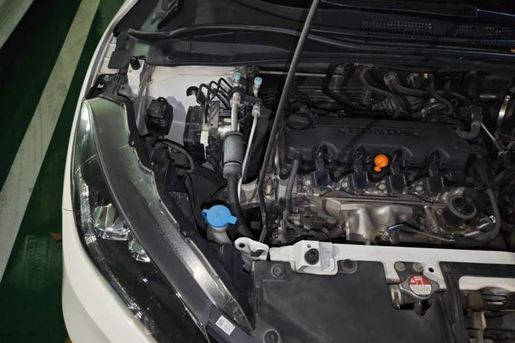 Used Honda Vezel 2017 1.8L CVT Front-Wheel Drive Pioneer Edition Engine Bay Right