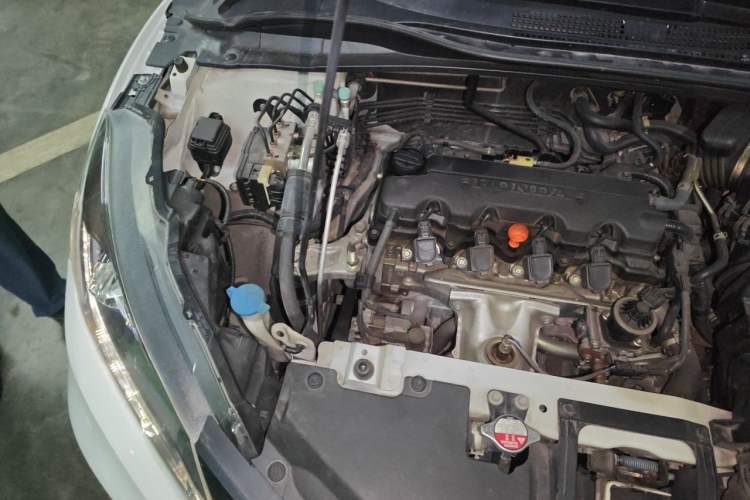 Used Honda Vezel 2017 1.8L CVT Front-Wheel Drive Pioneer Edition Engine Bay Right