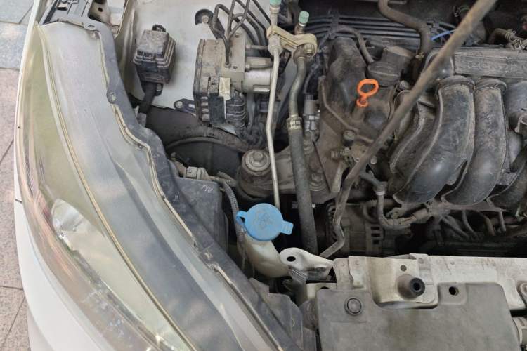 Used Honda Vezel 2017 1.5L CVT 2WD Comfort Model Engine Bay Right