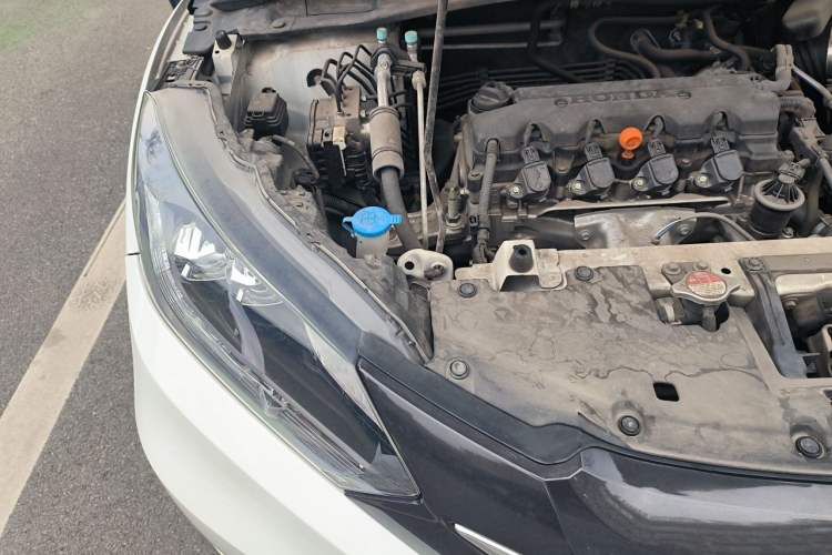 Used Honda Vezel 2017 1.8L CVT Front-Wheel Drive Pioneer Edition Engine Bay Right
