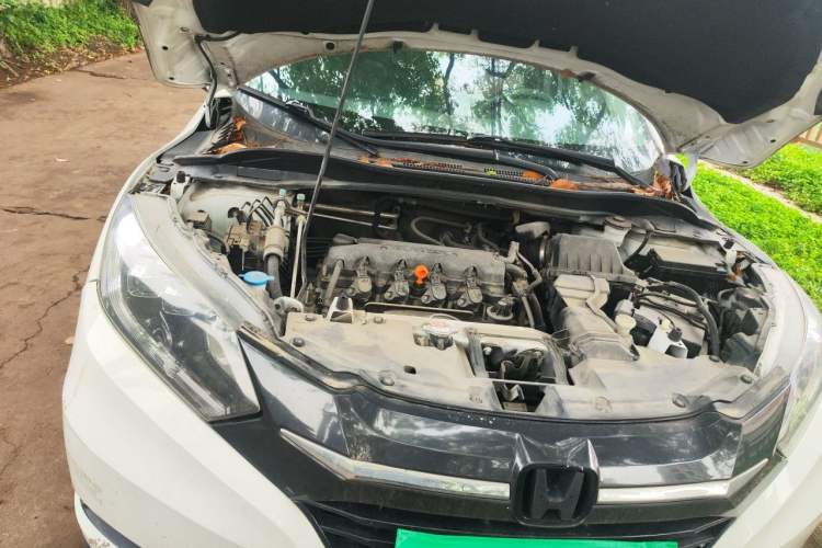 Used Honda Vezel 2017 1.8L CVT Front-Wheel Drive Pioneer Edition Engine Bay Right
