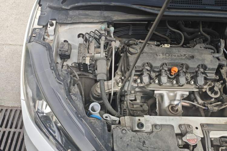 Used Honda Vezel 2017 1.8L CVT Front-Wheel Drive Pioneer Edition Engine Bay Right