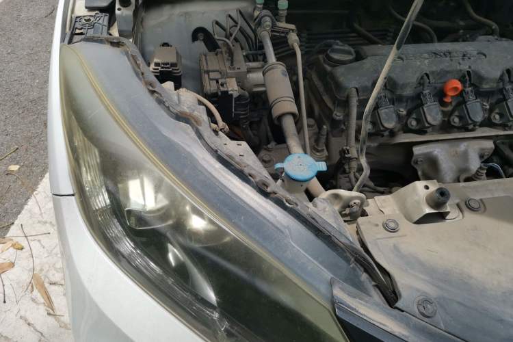 Used Honda Vezel 2017 1.8L CVT Two-Wheel Drive Luxury Model Engine Bay Right