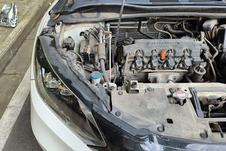 Used Honda Vezel 2017 1.8L CVT Front-Wheel Drive Pioneer Edition Engine Bay Right