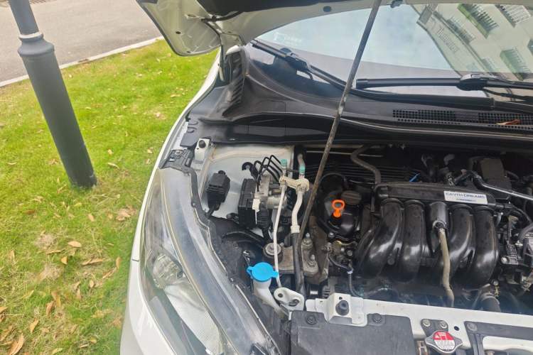 Used Honda Vezel 2017 1.5L CVT 2WD Comfort Model Engine Bay Right