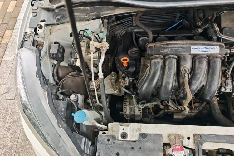 Used Honda Vezel 2017 1.5L CVT 2WD Comfort Model Engine Bay Right