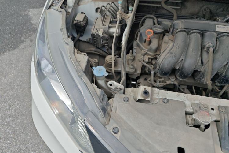 Used Honda Vezel 2017 1.5L CVT 2WD Comfort Model Engine Bay Right
