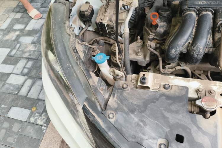 Used Honda Vezel 2017 1.5L CVT 2WD Comfort Model Engine Bay Right