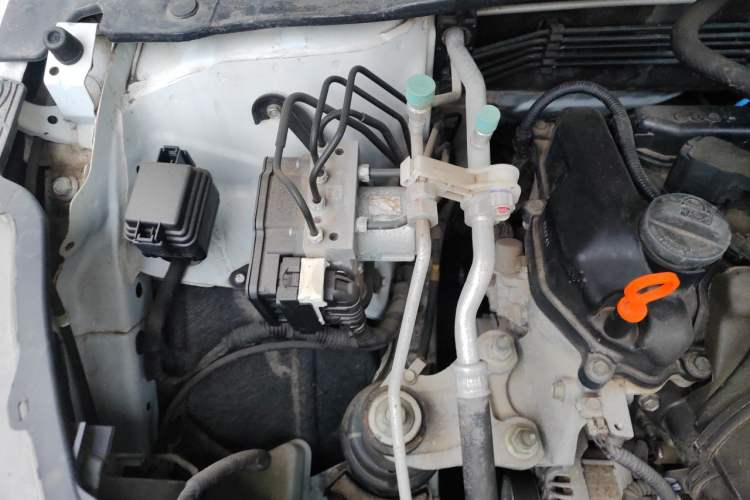 Used Honda Vezel 2017 1.5L CVT 2WD Comfort Model Engine Bay Right