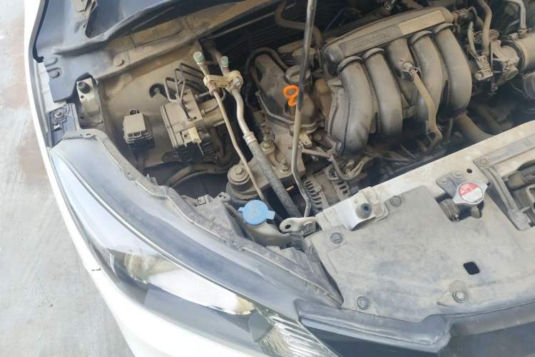 Used Honda Vezel 2017 1.5L CVT 2WD Comfort Model Engine Bay Right