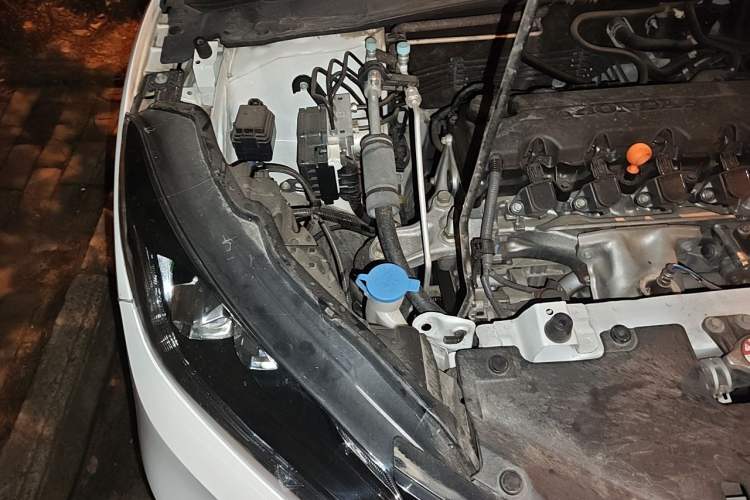 Used Honda Vezel 2017 1.8L CVT Front-Wheel Drive Pioneer Edition Engine Bay Right