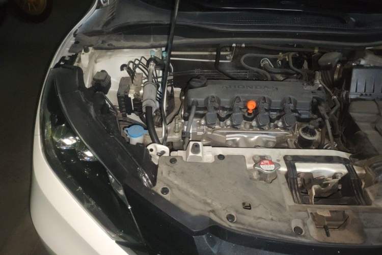 Used Honda Vezel 2017 1.8L CVT Front-Wheel Drive Pioneer Edition Engine Bay Right