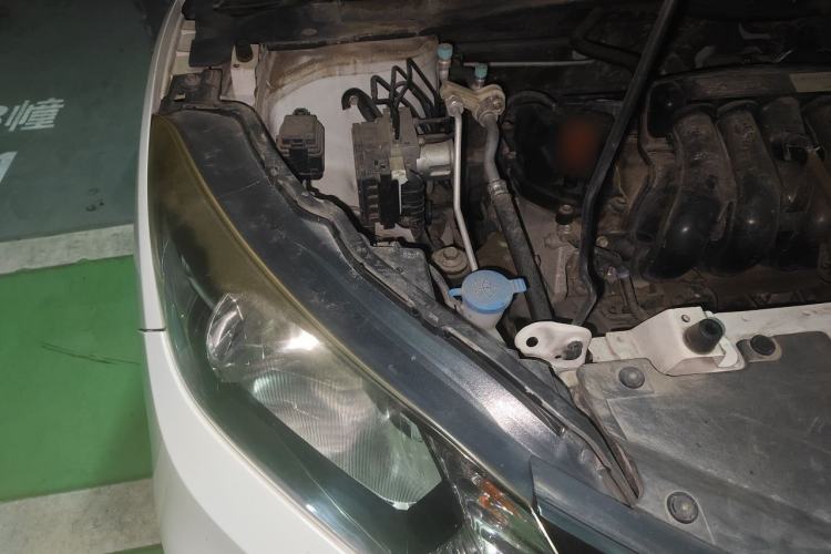 Used Honda Vezel 2017 1.5L CVT 2WD Comfort Model Engine Bay Right