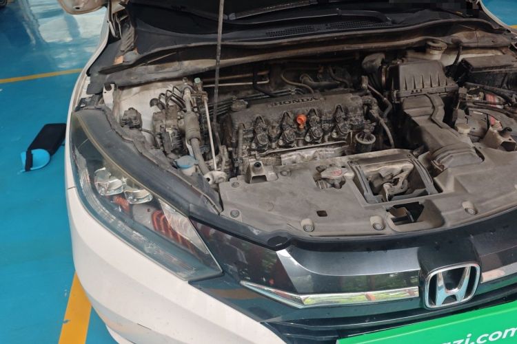 Used Honda Vezel 2017 1.8L CVT Front-Wheel Drive Pioneer Edition Engine Bay Right