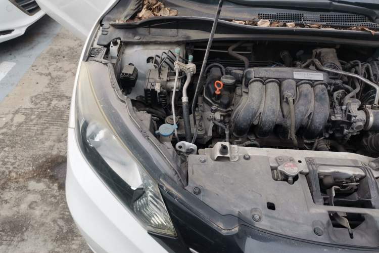 Used Honda Vezel 2017 1.5L CVT 2WD Comfort Model Engine Bay Right