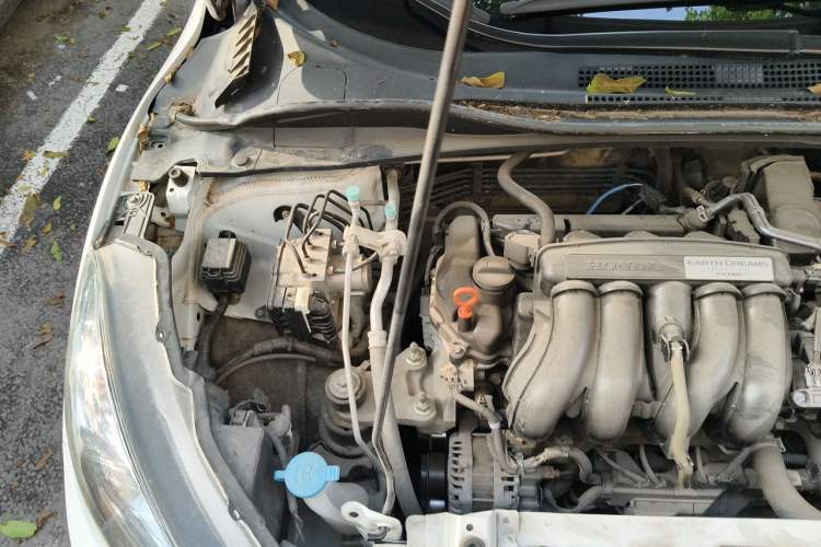 Used Honda Vezel 2017 1.5L CVT 2WD Comfort Model Engine Bay Right