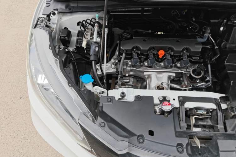 Used Honda Vezel 2017 1.8L CVT Front-Wheel Drive Pioneer Edition Engine Bay Right