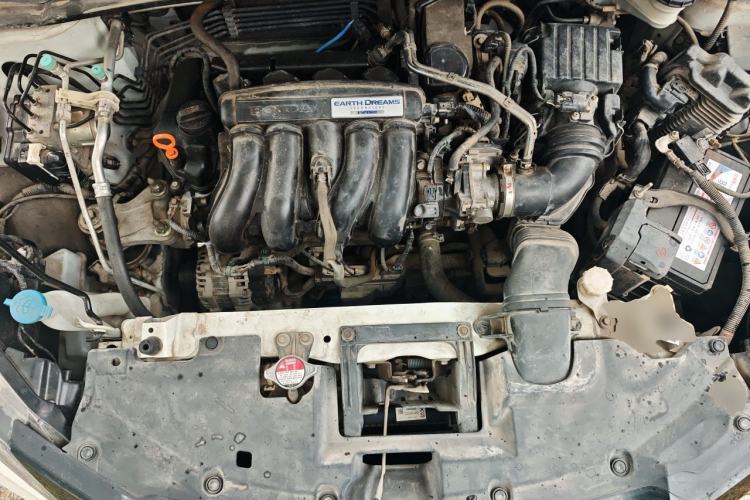 Used Honda Vezel 2017 1.5L CVT 2WD Comfort Model Engine Bay