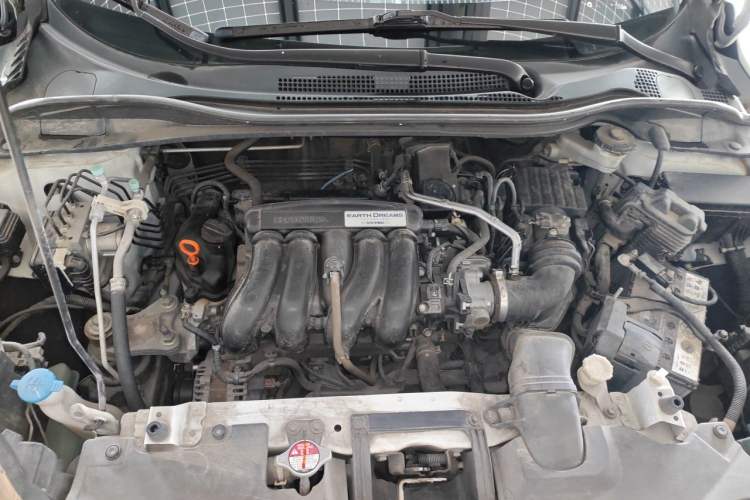 Used Honda Vezel 2017 1.5L CVT 2WD Comfort Model Engine Bay