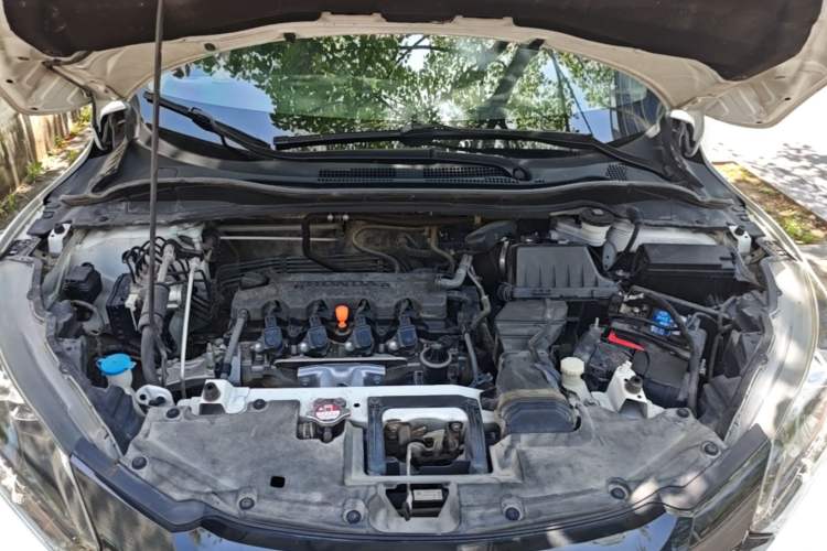 Used Honda Vezel 2017 1.8L CVT Front-Wheel Drive Pioneer Edition Engine Bay