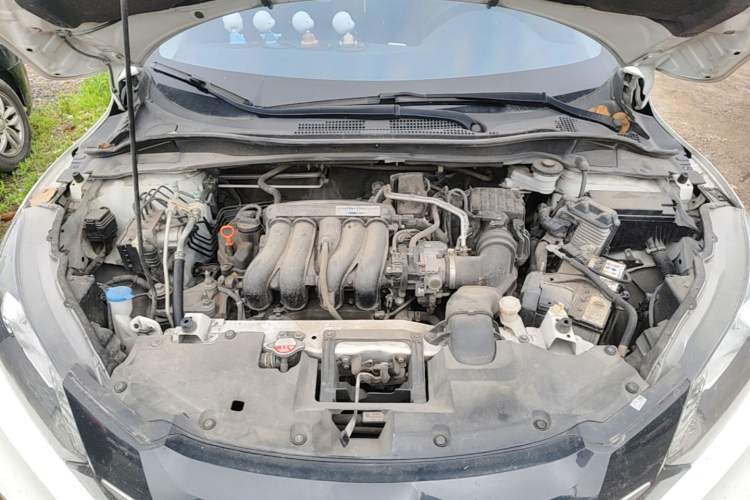 Used Honda Vezel 2017 1.5L CVT 2WD Comfort Model Engine Bay