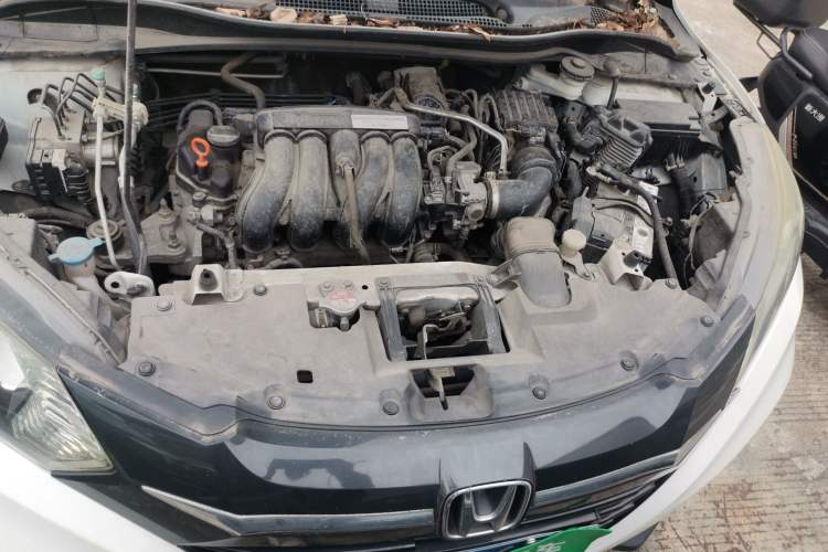 Used Honda Vezel 2017 1.5L CVT 2WD Comfort Model Engine Bay