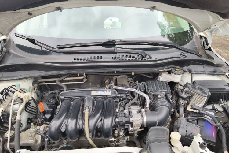 Used Honda Vezel 2017 1.5L CVT 2WD Comfort Model Engine Bay