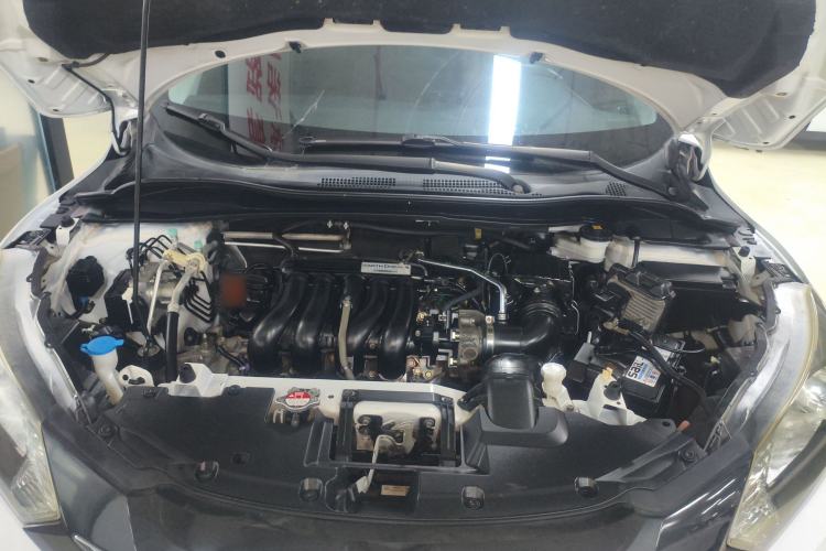 Used Honda Vezel 2017 1.5L CVT 2WD Comfort Model Engine Bay