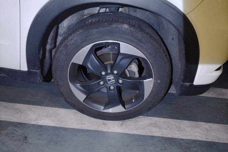 Used Honda Vezel 2017 1.8L CVT Front-Wheel Drive Pioneer Edition Exterior 1