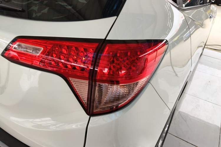 Used Honda Vezel 2017 1.5L CVT 2WD Comfort Model Exterior 1