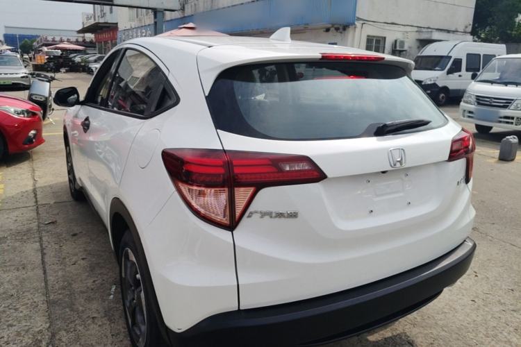 Used Honda Vezel 2017 1.8L CVT Front-Wheel Drive Pioneer Edition Exterior 2