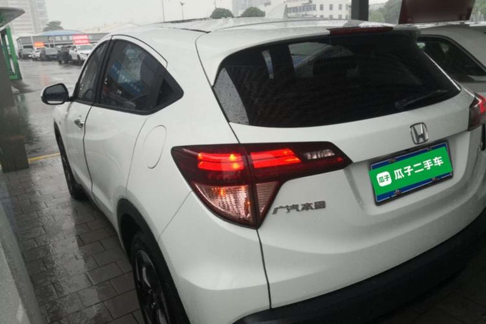 Used Honda Vezel 2017 1.8L CVT Front-Wheel Drive Pioneer Edition Exterior 2