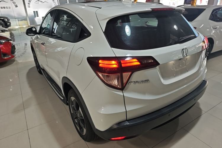 Used Honda Vezel 2017 1.8L CVT Front-Wheel Drive Pioneer Edition Exterior 2