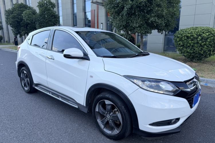 Used Honda Vezel 2017 1.8L CVT Front-Wheel Drive Pioneer Edition Exterior 2