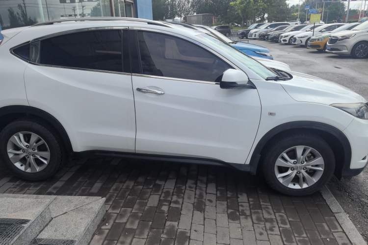 Used Honda Vezel 2017 1.5L CVT 2WD Comfort Model Exterior 2