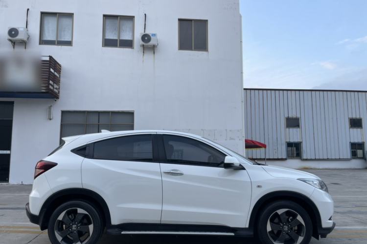 Used Honda Vezel 2017 1.8L CVT Front-Wheel Drive Pioneer Edition Exterior 3