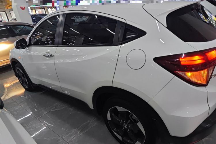Used Honda Vezel 2017 1.8L CVT Front-Wheel Drive Pioneer Edition Exterior 3