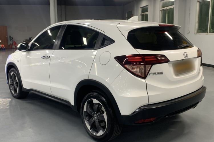 Used Honda Vezel 2017 1.8L CVT Front-Wheel Drive Pioneer Edition Exterior 3
